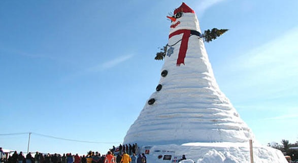 El muñeco de nieve más alto